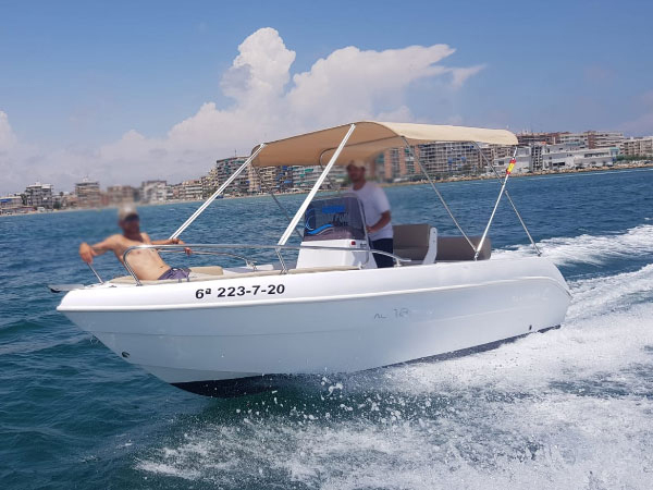 barca de alquiler whally