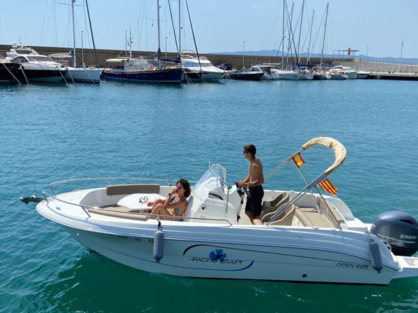 barca de alquiler xiulo